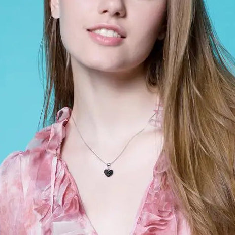 schwarzer-diamant-herzkette