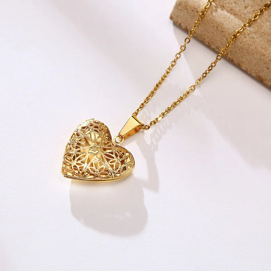 gold-heart-locket-necklace-vintage