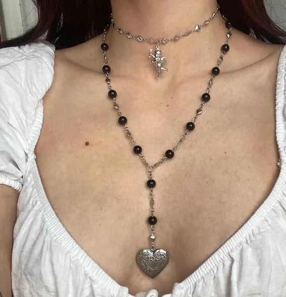 heart-locket-necklace-with-2-pictures-inside