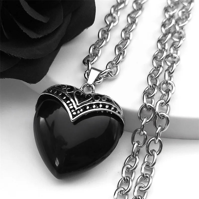 schwarzes-herzanhanger-stein