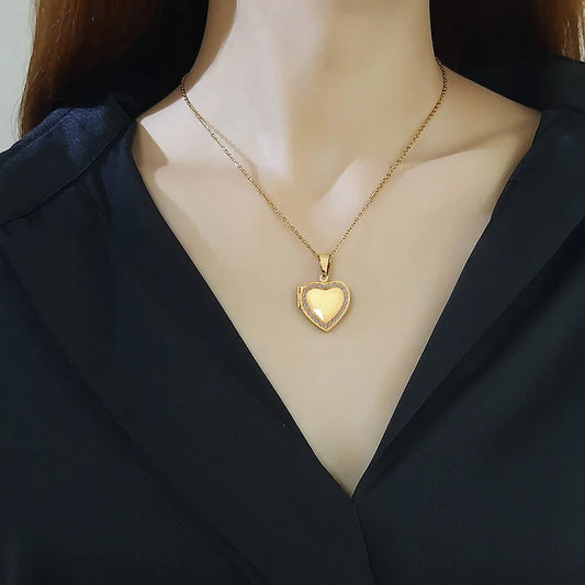 Gold Necklace Heart Locket