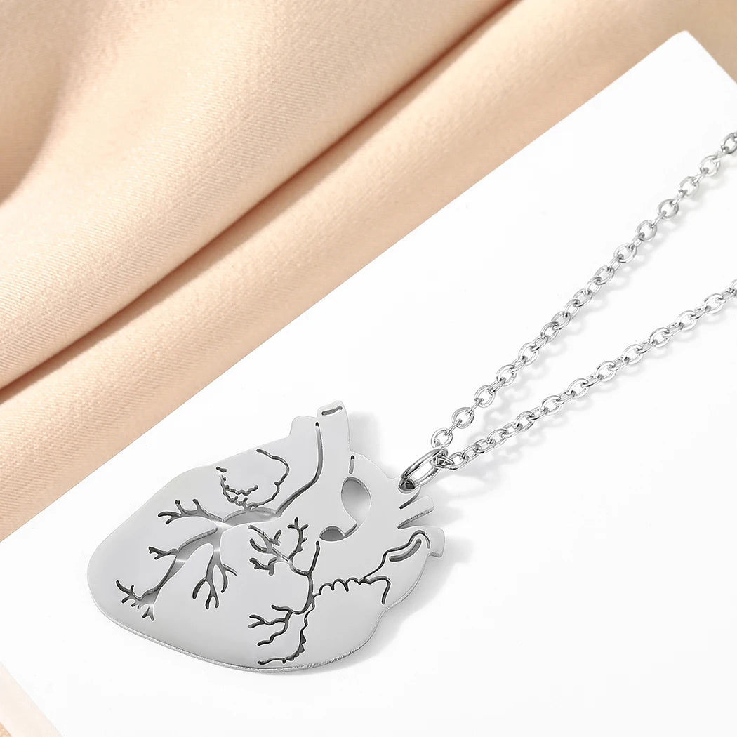 anatomisches-herz-halskette-gold